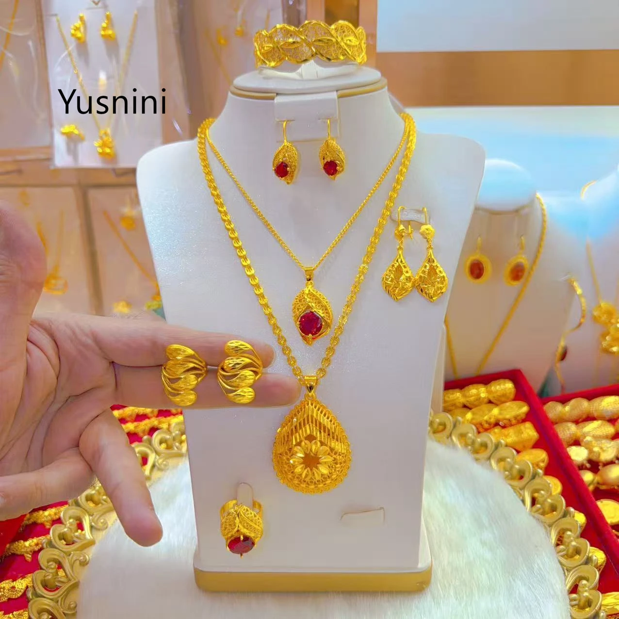 

New Dubai Fashion High-End 24K Gold Plated Necklace Earrings Rings Bracelets Exquisite Engagement Party Jewelry Set for Beloved