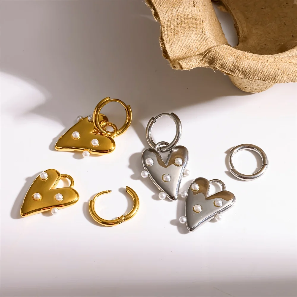Herzförmige Ohrringe für Damen mit kleinen Perlen, aus Edelstahl, modischer Schmuck, Accessoire, Geschenk. – Detail 1