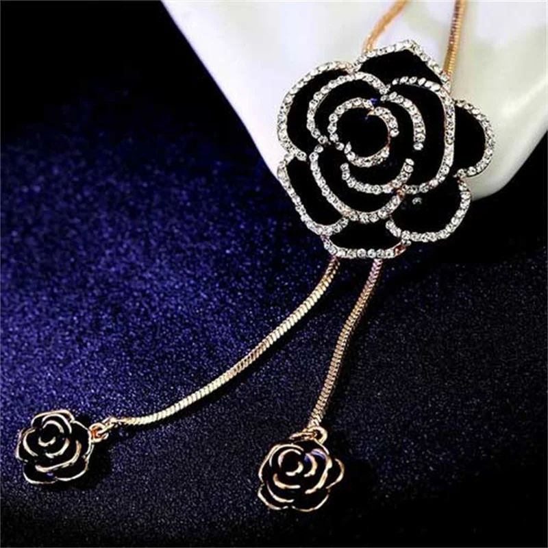 Fashion Exquisite Sweater Chain Long, Versatile Autumn and Winter Rose Snake Bone Chain Alloy Women Clothing Accessories