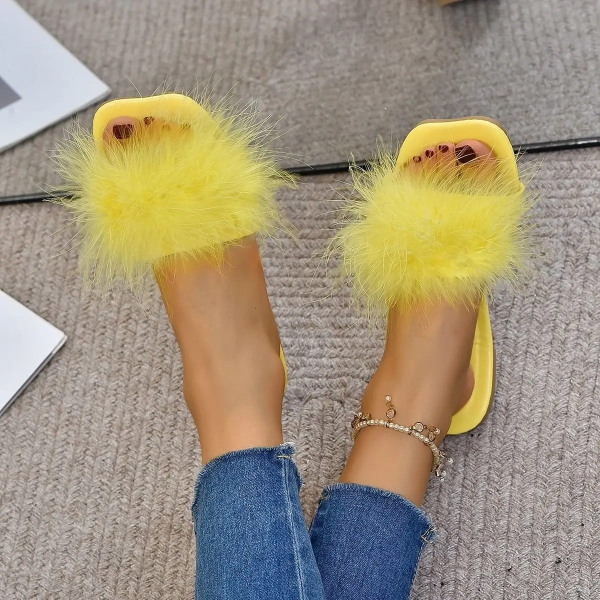 Summer 2024 Fluffy Slides Vintage Feather Women\'s Slippers and Ladies Sandals Flat Shoes Pink Fuzzy Furry Trend New Style I F B