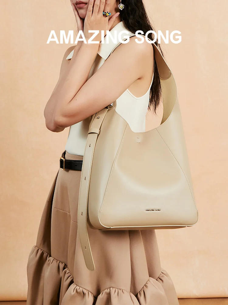 Amazing Song Flat Bucket Bag L