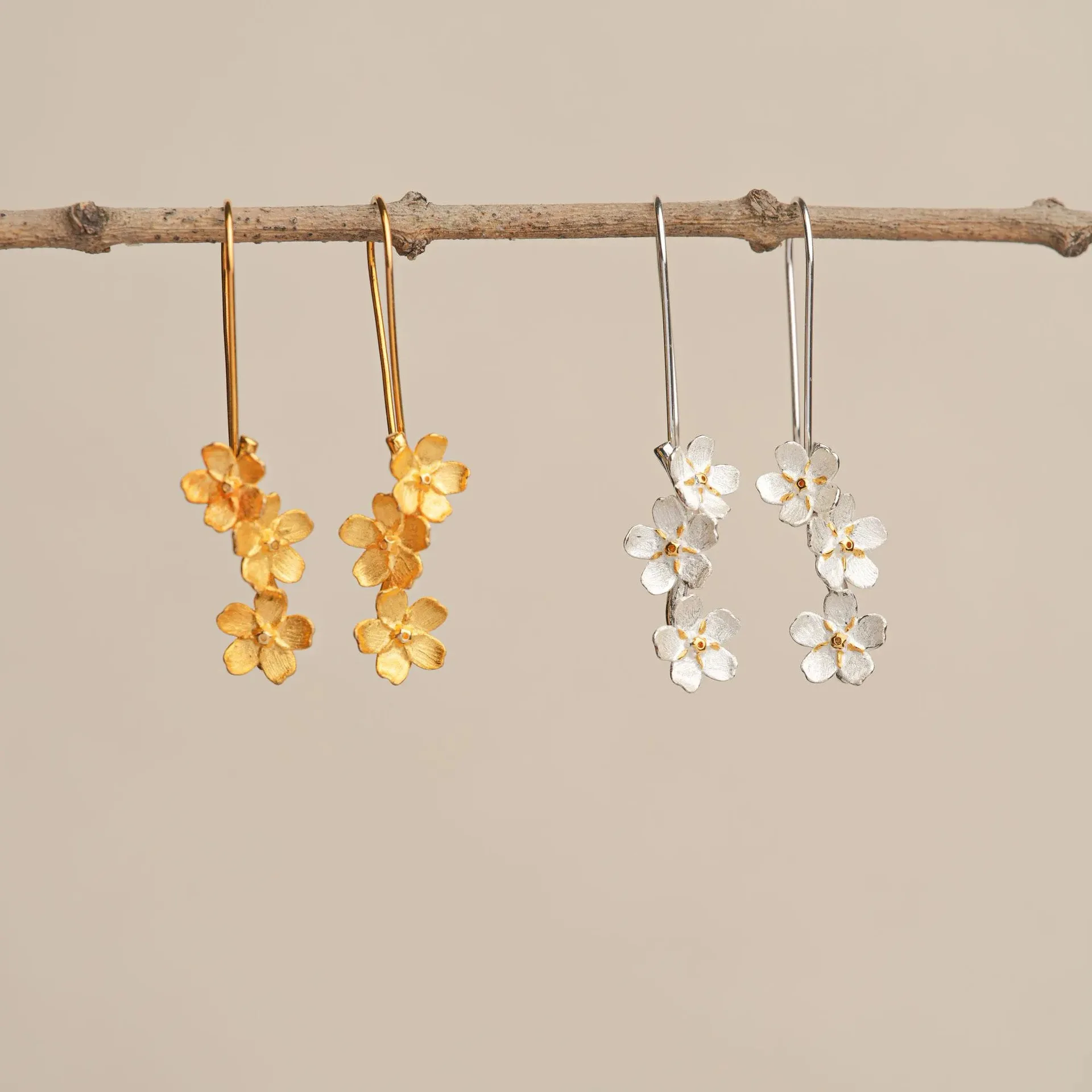 

2026 Fashion new cherry blossom hook earrings, fresh student earrings, daily wear, elegant petals, Mother's Day gift