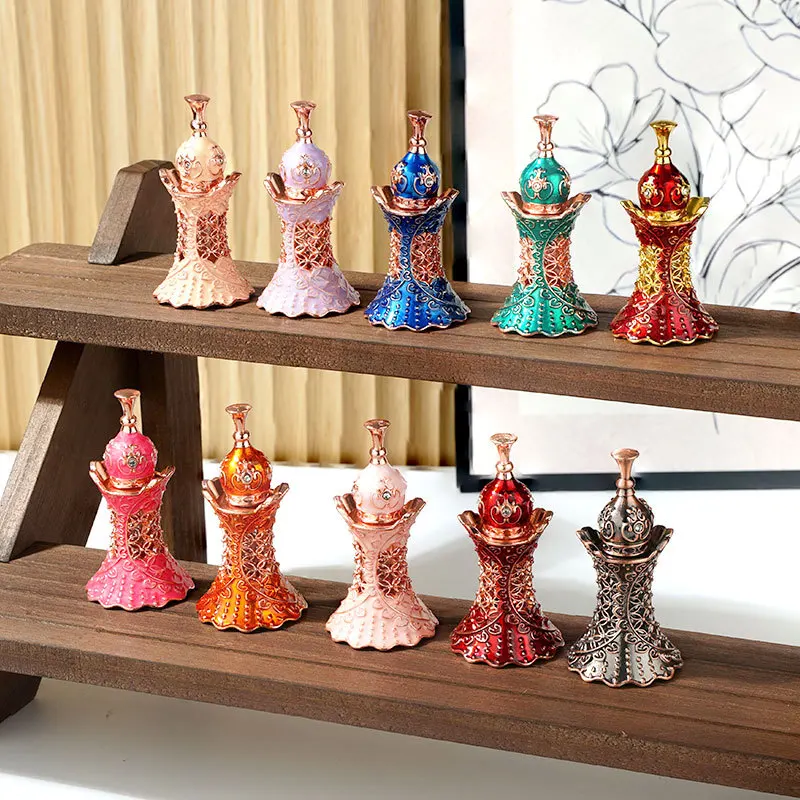 DGBG 3ml Arabic Hollow Out Perfume Bottle Empty Spray Sandblasted Metal Essential Oil Travel Container Gift for Women