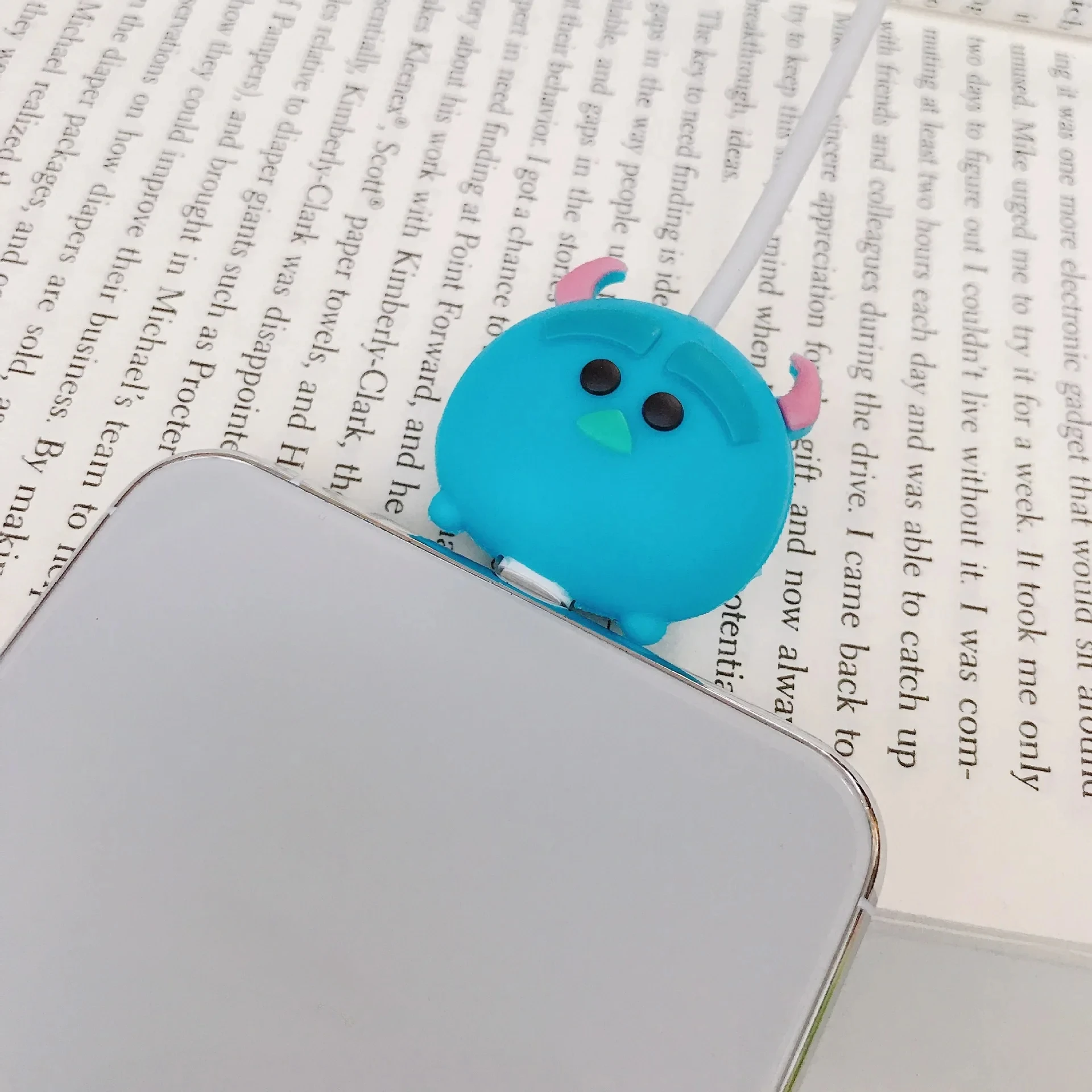 Cute Cartoon Cable Protector Bites Wire Organizer Winder Saver For USB Charging Cable Data Line Earphones Cord Protector Cover