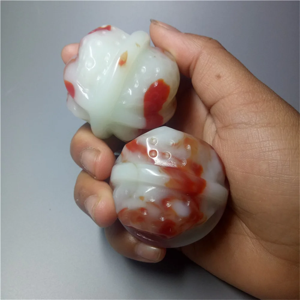 

Outer Mongolian Chicken Blood Red Jade Text Play Walnut Handhold Jade Walnut Fitness Handball