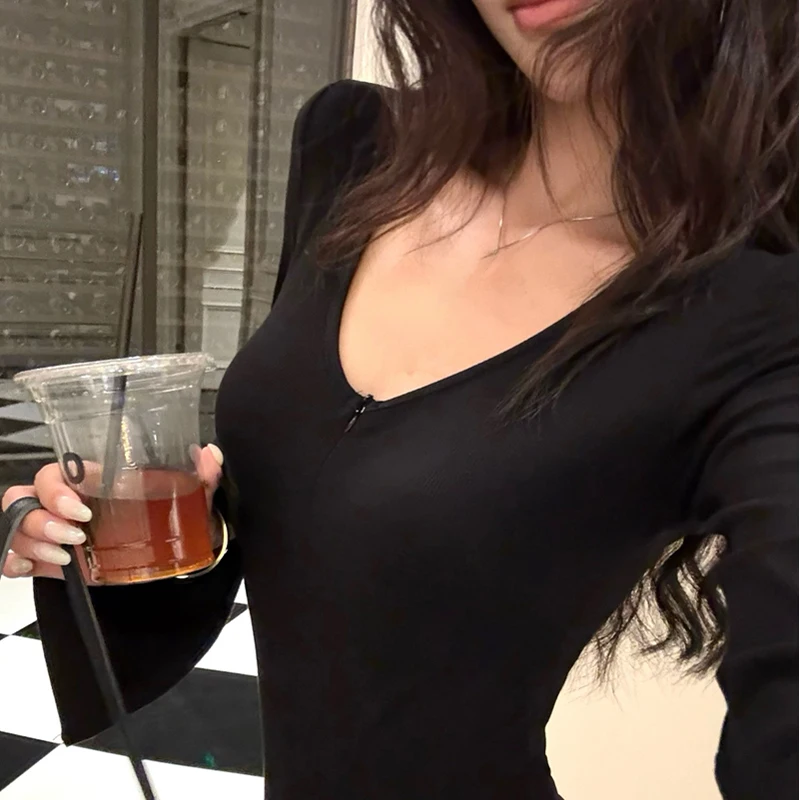 Sexy Pure Desire Long Style Onesie Retro American Spicy Girl Slimming Top Women Long Sleeves Deep V-Neck T-Shirt view 5