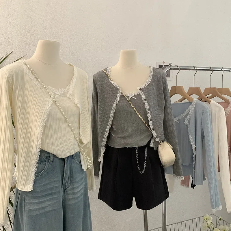 Pop Oumale Lace Patchwork Round Neck Long Sleeve Single Button Top With Strap Vest Two-Piece Set Sweet 2704 Women's Cotton T-s