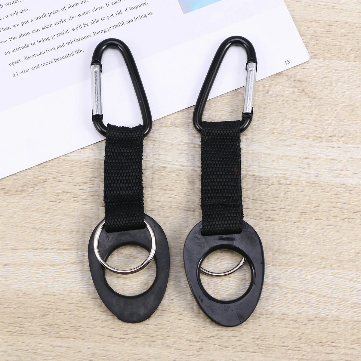 

2Pcs Backpack Buckle Water Bottle Holder Clips Flexible Portable Scratch Resistant Suitable for Hiking Camping Fishing Outdoors