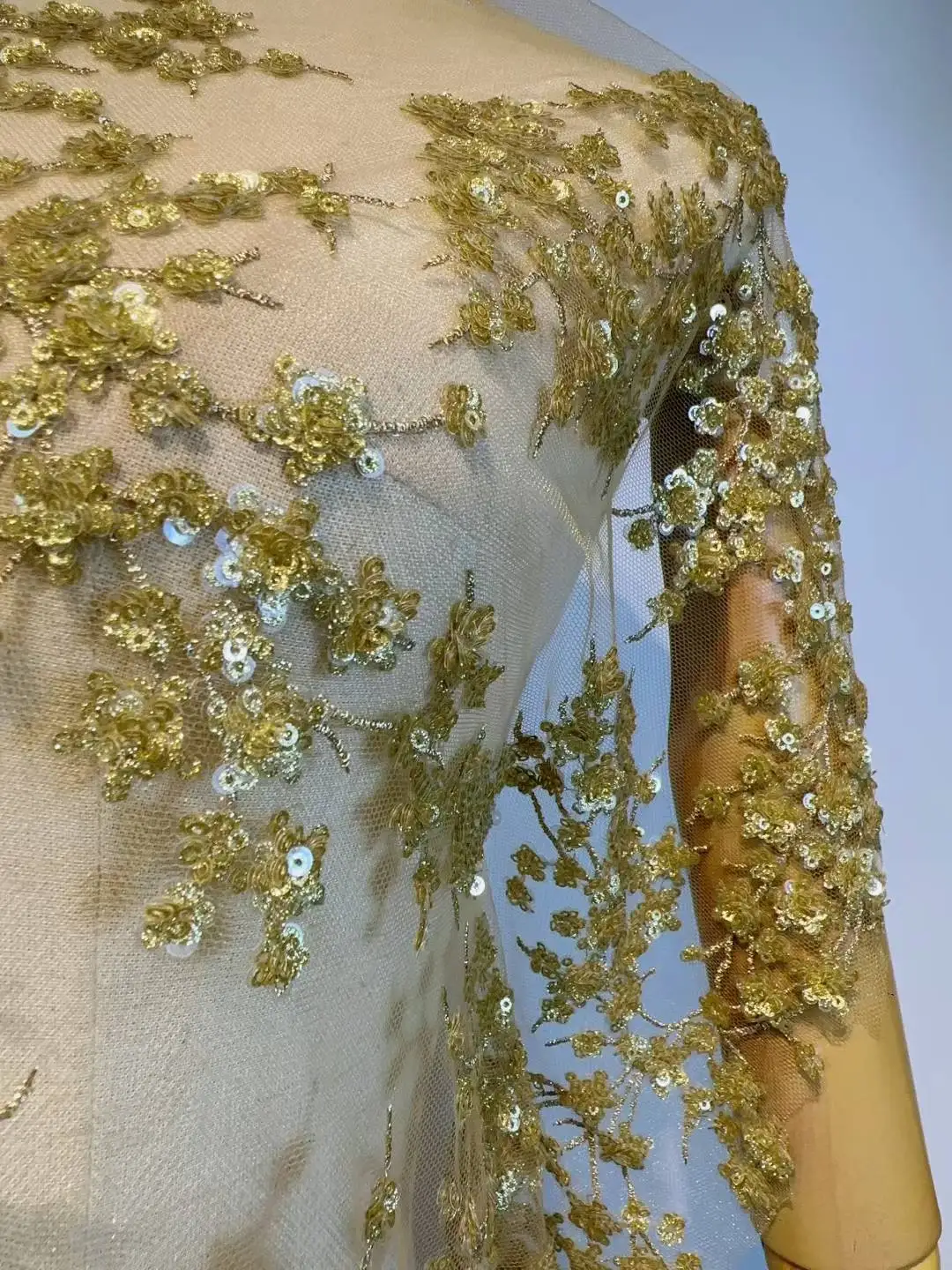 

Золотое кружево, ткань с блестками, золотая нить, французская тюлевая сетка с вышивкой, кружево из африканской ткани с блестками, вечерние платья. Свадьбы,