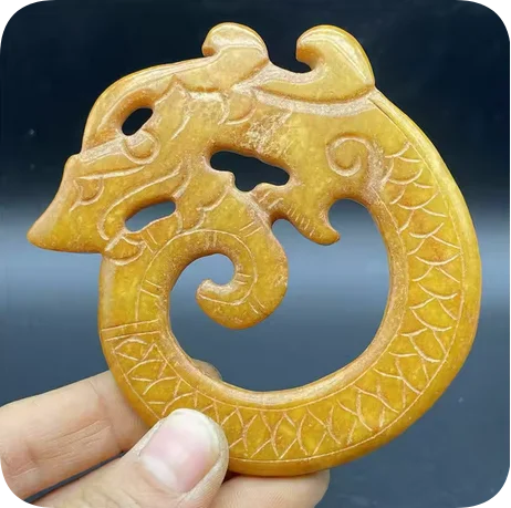 

Китайский старый кулон ручной работы из зеленого нефрита с резным драконом