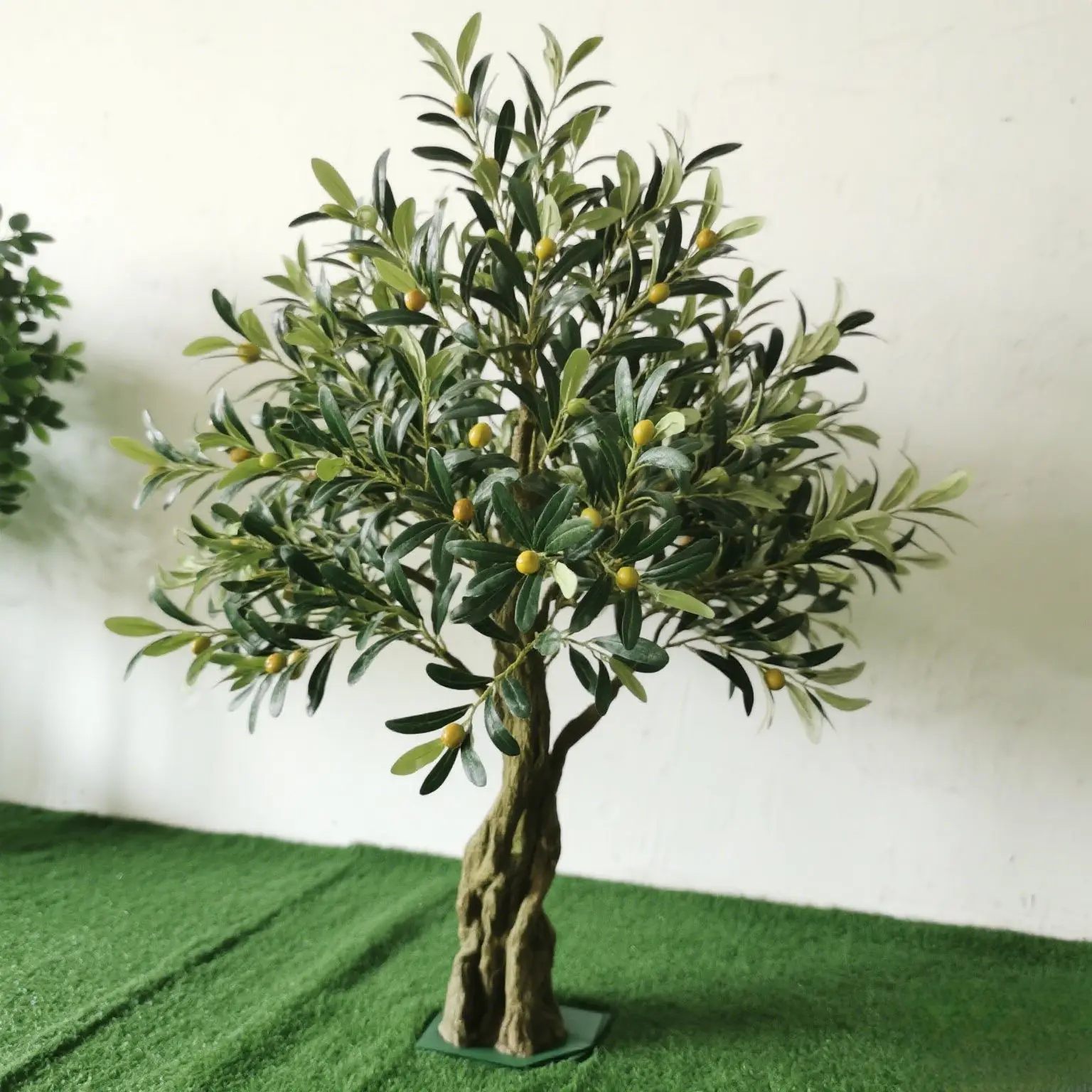 حجم وشكل مخصص شجرة زيتون صناعية كبيرة سهلة التركيب، ديكور داخلي للمنزل أو الفندق باللون الأخضر مع مظهر طبيعي #4