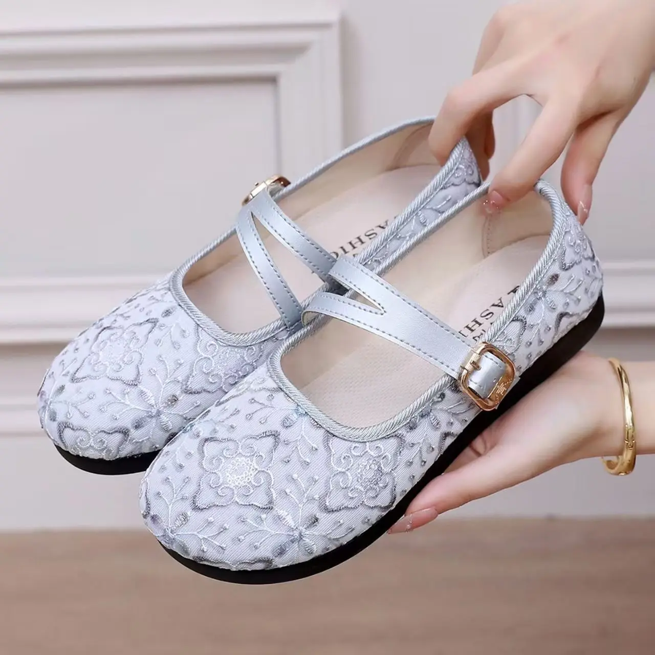 Women Spring Summer New Flat sole Cloth Shoes Soft Sole Round Toe Shallow Slip On Middle Aged And Elderly Women Nude Shoes