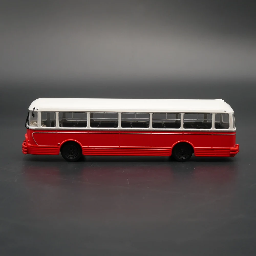 Diecast IXO/IST 1:72 Scale CHAUSSON APH 520 Alloy Car Model Collectible Toy Gift Souvenir Display Ornament