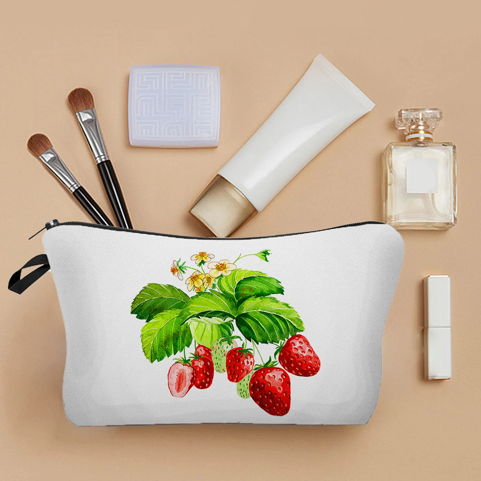 

Strawberry Printed Makeup Bag Travel Bag Durable Polyester Small Pouch Lightweight Portable For Women Teens Daily Use