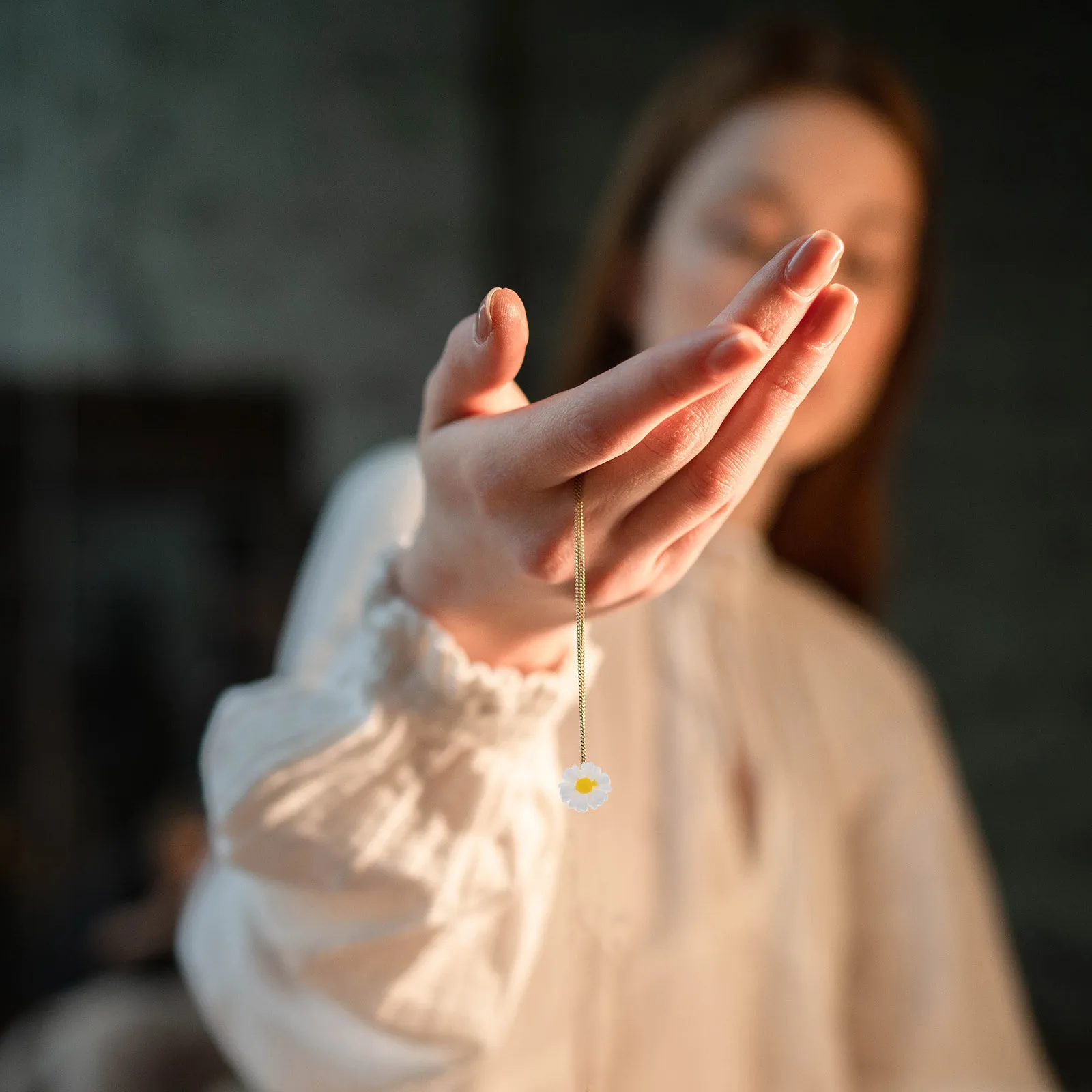 

50Pcs Miniature Daisy Decorations Resin Flatback Charms for Crafts DIY Home Party Decor Small Flower Embellishments Multi-Use