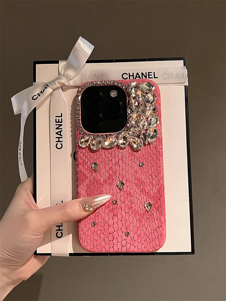 Luxuriöse Leder geprägte Muster Handy hülle für iPhone 15 14 13 12 Pro Max Fashion Tide Hot Gold Letter einfarbige Abdeckung