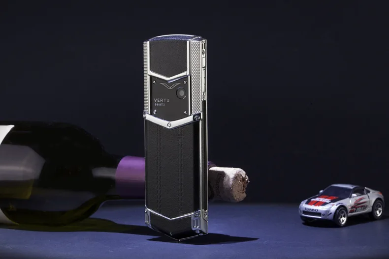 Metal Body Luxury Bar Phone K9 Dual Sim Bluetooth Dialer Senior Mobile Cellphone Invisible Keyboard V9