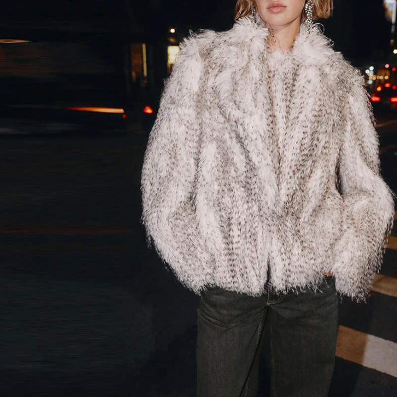 

Fashion Luxury Faux Fur Coat Women Chic Fluffy Lapel Collar Full Sleeve Thicken Short Jacket Winter Lady Daily Street Outerwear