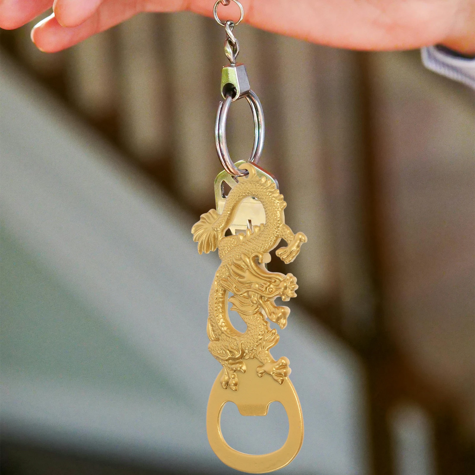 

Vintage Dragon Pattern Brass Bottle Opener Heavy Duty Metal Beer Tool Cool Keychain Pendant Pocket Sized Carabiner Bottle Cap