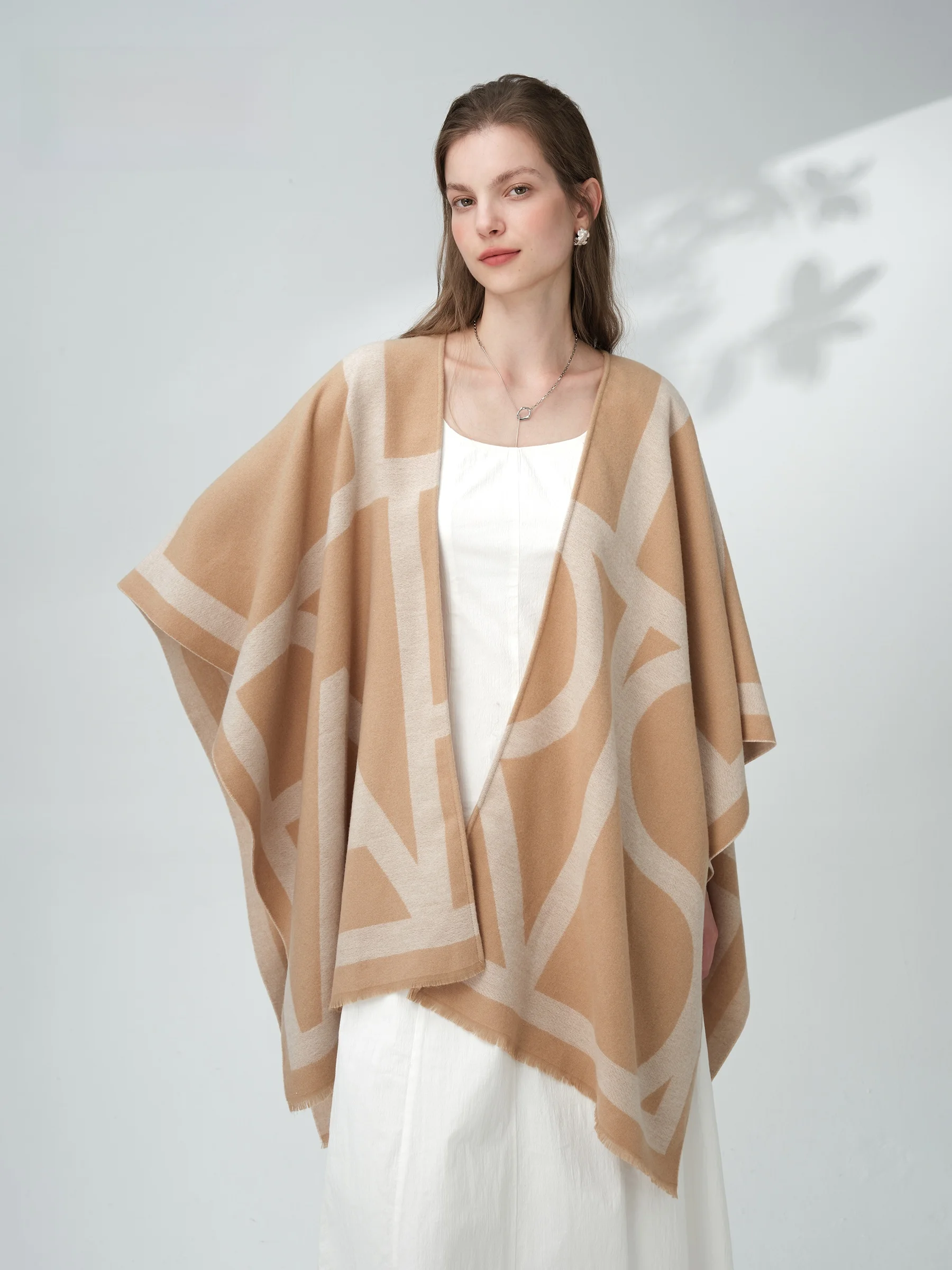 chale-brode-elle-leger-pour-le-printemps-et-l'ete-ideal-pour-le-bureau-climatise-l'exterieur-cape-fine-couverture-mode-polyvalente