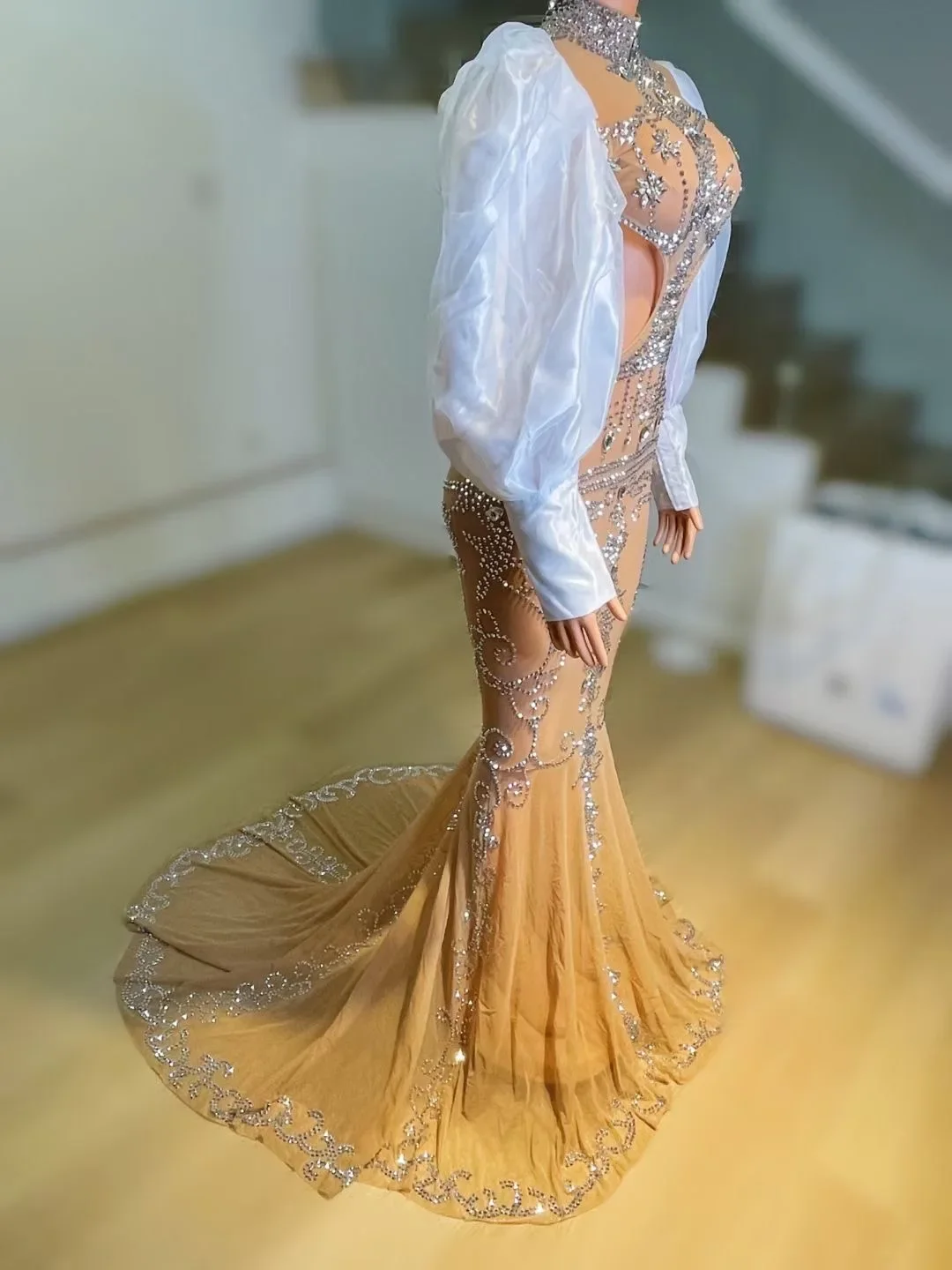 Vestido largo calado con espalda descubierta y mangas abullonadas blancas sexis con diamantes de imitación brillantes desnudos para mujer, ropa de Reina de boda de noche a la moda