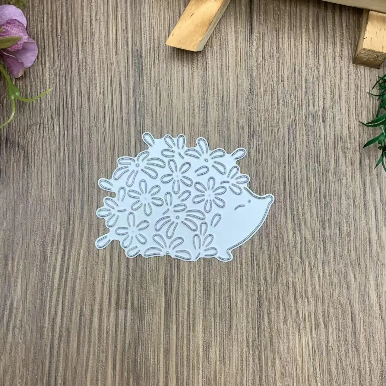 Hedgehog With Flowers Metal Cutting Dies DIY Scrapbooking Card Album Animal Decor Die Cuts