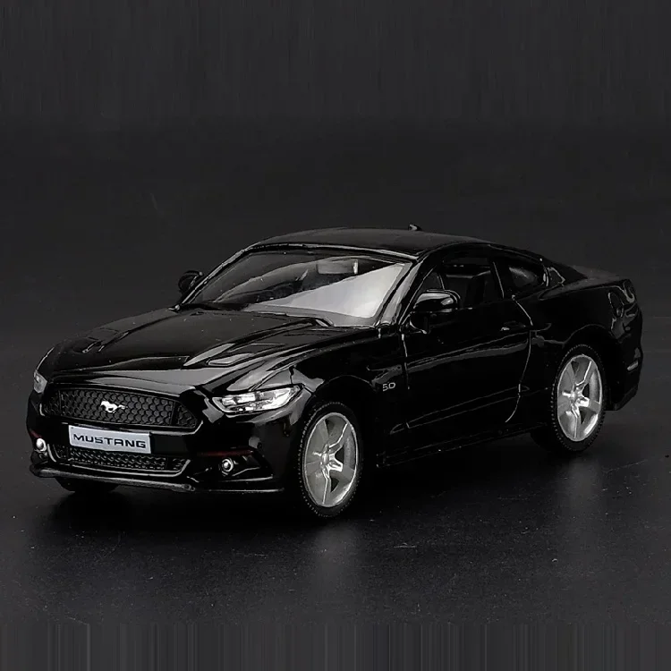 1:36 2015 Ford Mustang GT Modello di auto in lega Tirare indietro le auto I bambini raccolgono regali