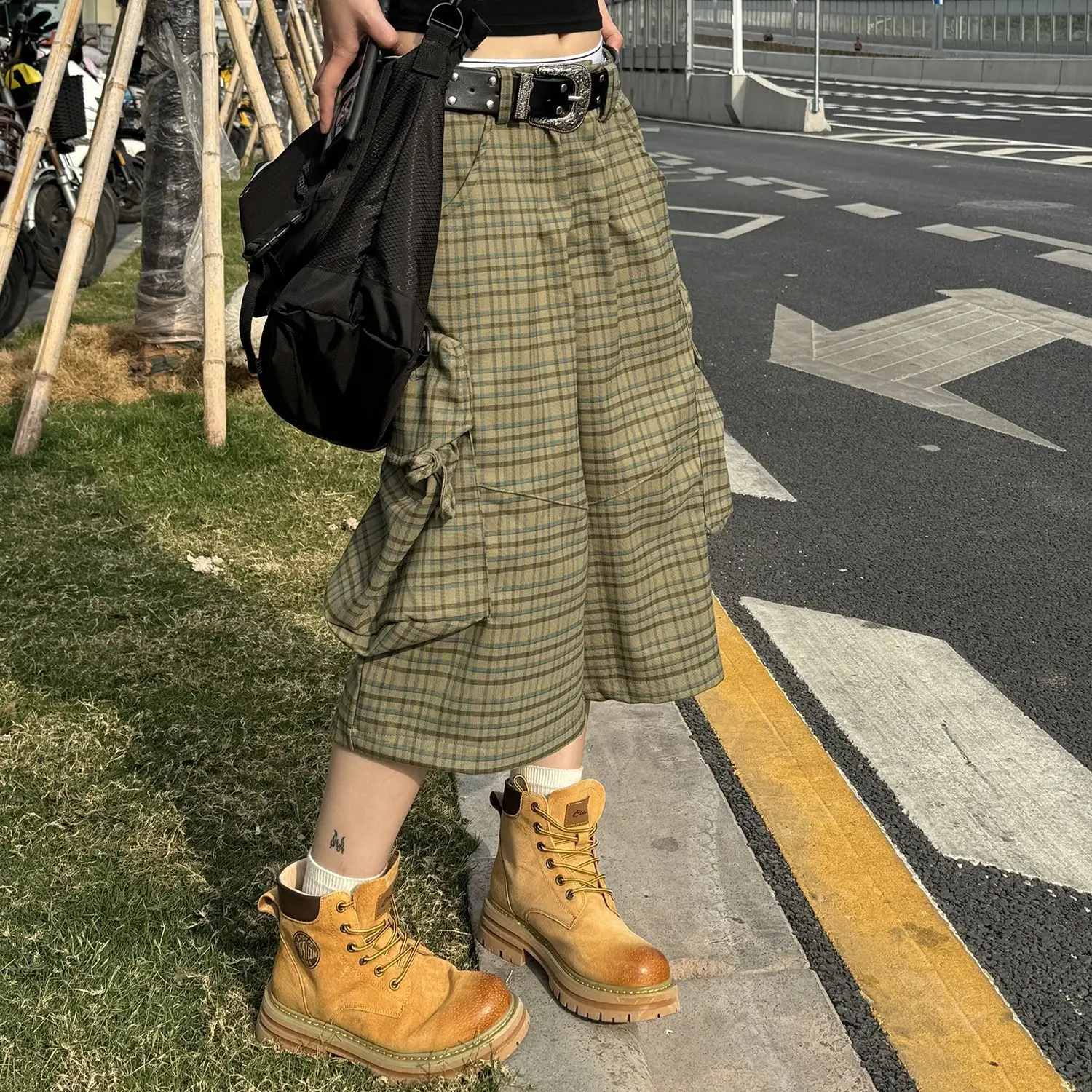 

Street plaid large pocket cargo cropped pants women 2025 summer new loose BF trendy brand wide-leg pants