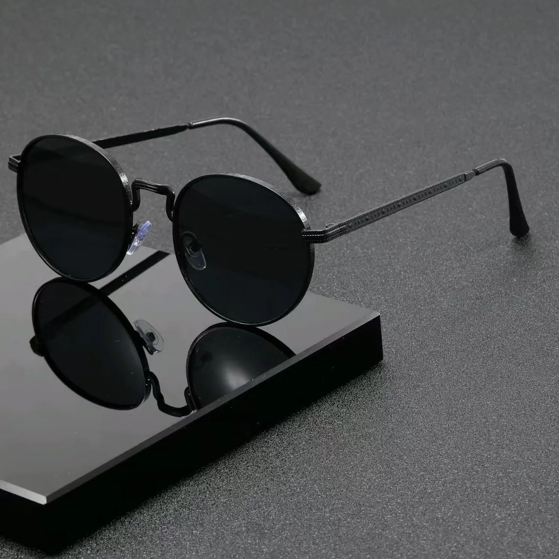 Vintage Fashion Glasses - Fashion Classic Round Sunglasses Men Women