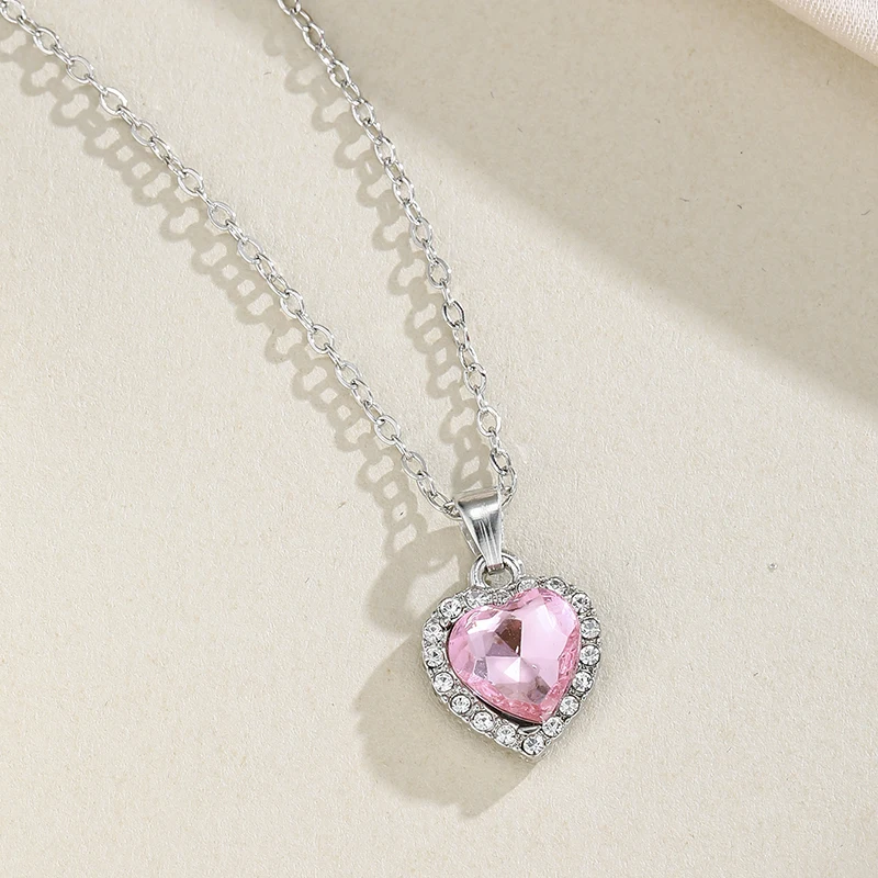 Collana con ciondolo a forma d - Women'S Day Fashion Show recensione e prezzo