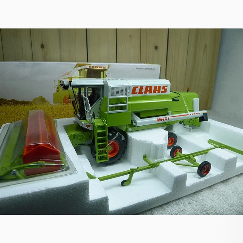 1:32 Scale Claas Combine Harvester 88 CLASSIC MAXI Alloy Tractor Agricultural Machinery Model Collection Souvenir Ornaments Toy