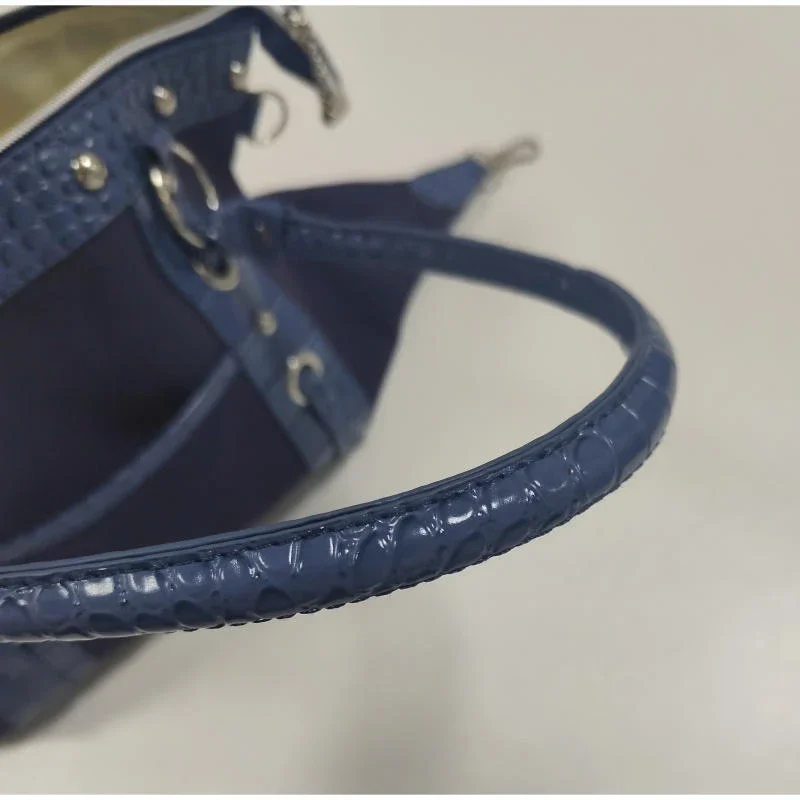 Marken-Retro-Y2K-Schultertasche Hochwertige Nischen-Motorradtasche mit Nieten Krokodilmuster Große Kapazität Denim-Canvas-Pendler-Tragetasche – Detail 6
