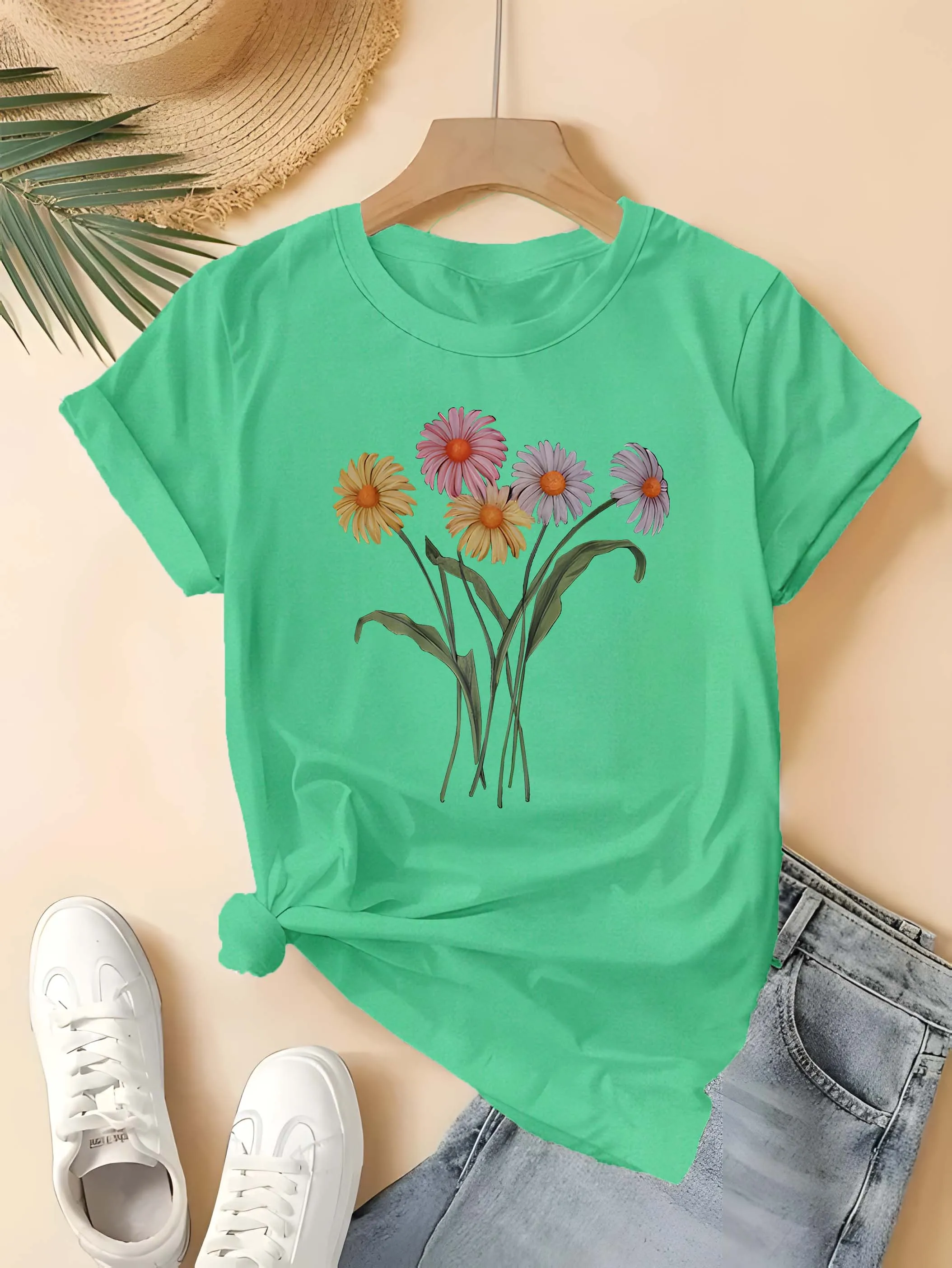 

Plus Size Daisy Bouquet Printed Tee Women s Elegant Casual Fashion Top with Charming Floral Pattern for a Romantic Look