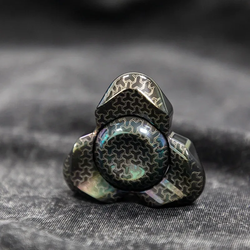 TIER I Feather Spinner Tre strati Fidget Spinner EDC Giocattoli antistress Fidget Spinner Allevia l'ansia