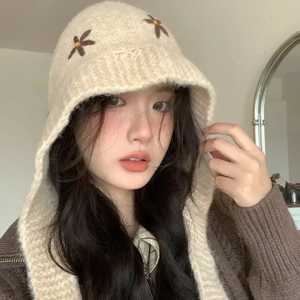 

Polyester Material Knitted Balaclava Hat Solid Color Knit Design Embroidered Flowers Hat Woolen Fabric Windproof