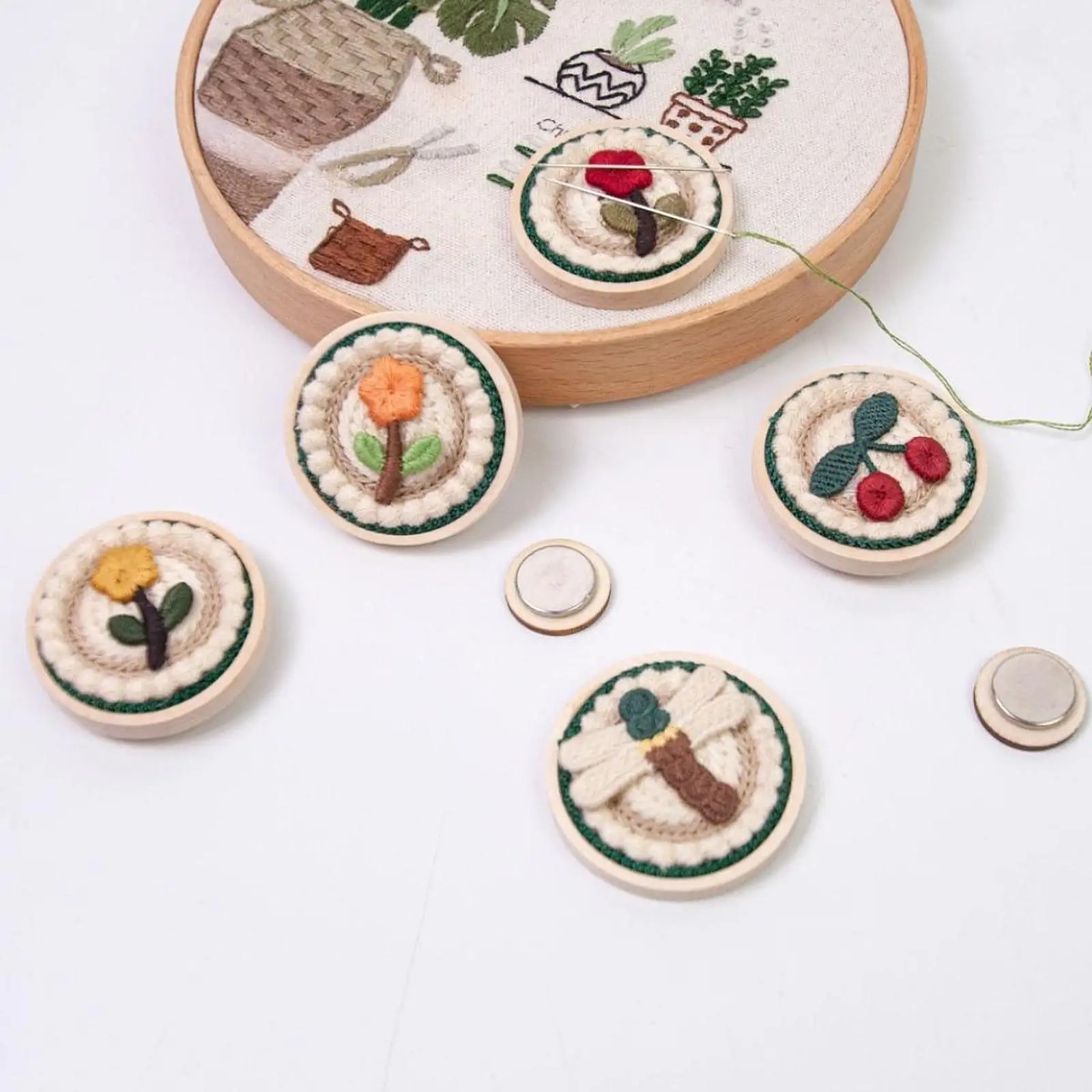 

Needle Minder Sewing Pin Minders Practical Sewing Accessories Convenient Decorative DIY Projects Needle Keeper for Crocheting