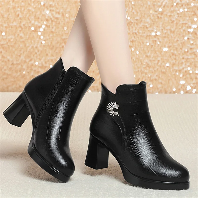 CINESSD Autumn and winter new fashion with velvet short boots warm cotton shoes casual sports boots women's cotton shoes 2023