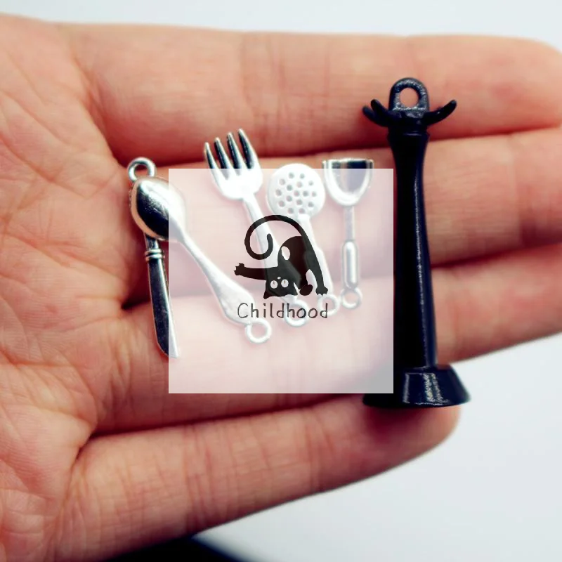 Juguete para juego de imitación para niños, utensilio de cocina para casa de muñecas, cuchara colgante Vertical, espátula, juego de cuchara, modelo en miniatura, accesorio de cocina, 6 uds.