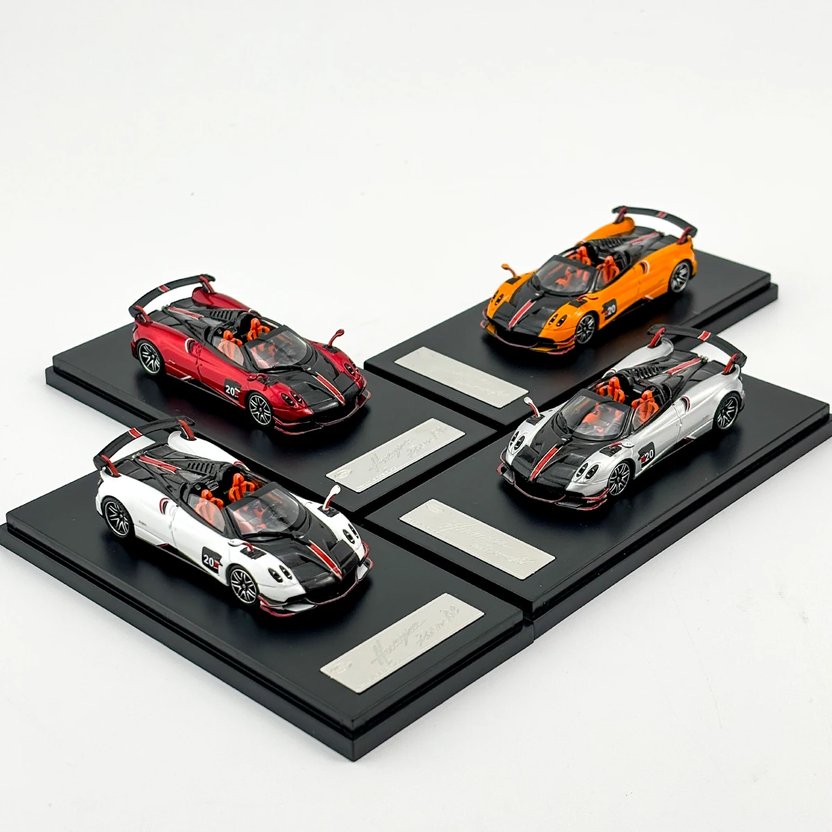 LCD 1:64 Huayra BC Roadster diecast car models