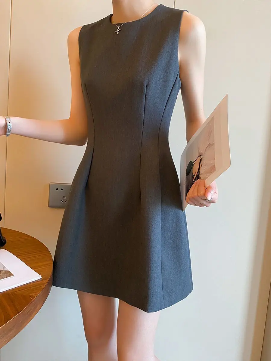 

French Grey Sleeveless Vest Dress 2025 Summer New Style Waist-hugging Short Skirt