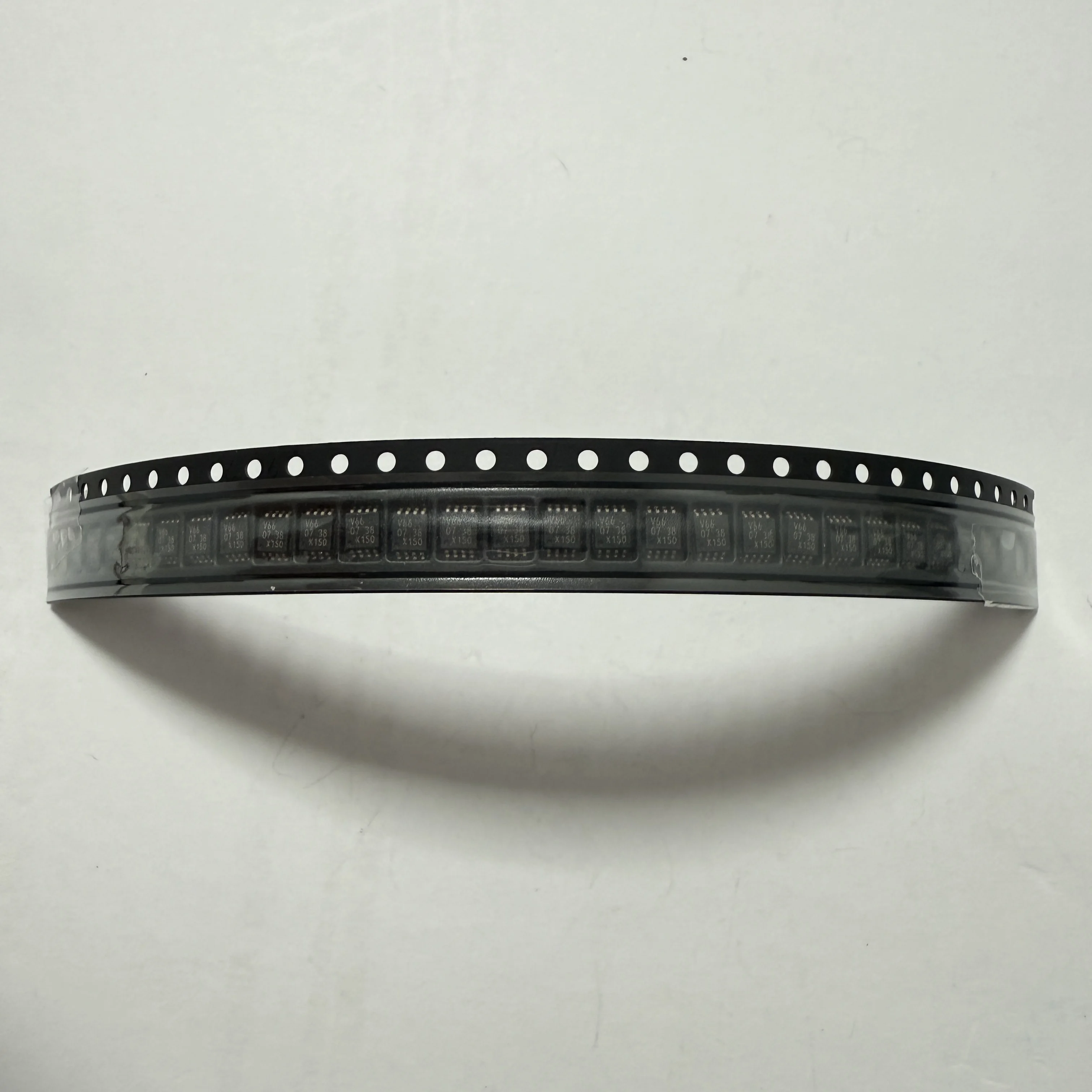 30PCS/LOT 74LVC2G66DP,125 (Communication Interface Chip)