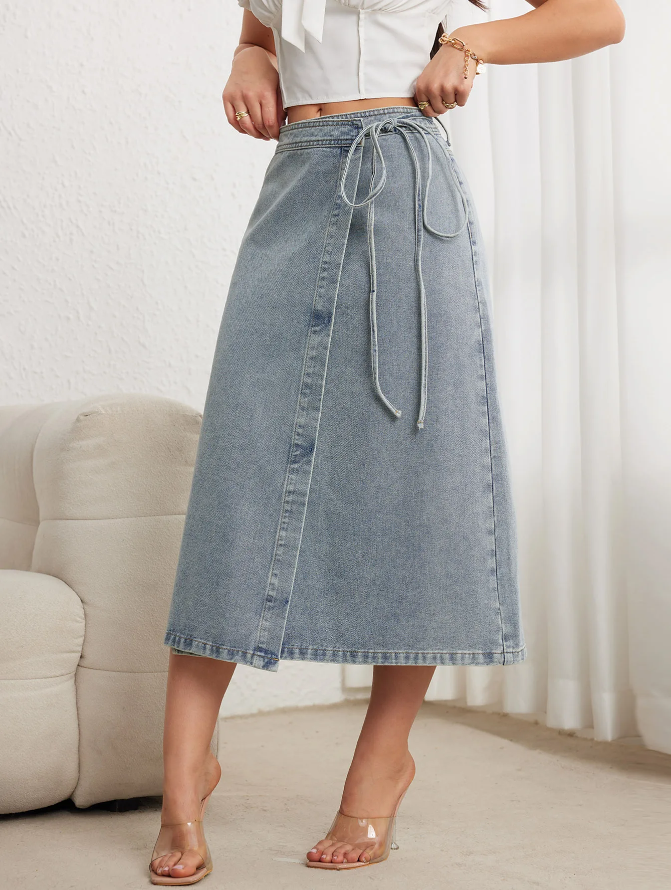 

‌2025 Vintage Wrap Denim Skirt - High-Waist Side Slit Midi Skirt with Belt, Loose Fit Retro Distressed Jeans Skirt for Women‌