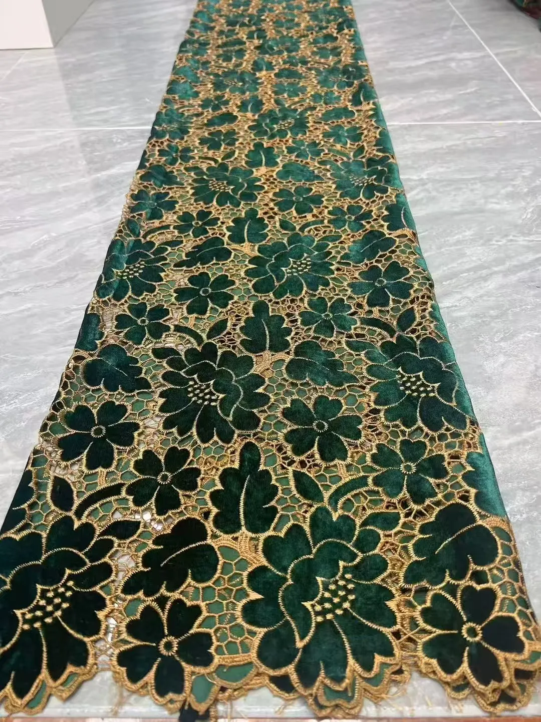 Luxuriöser afrikanischer Stoff für Damen, Samt-Spitzenstoff, perlenbesetzter Tüll, 5 Yards, bestickter nigerianischer Stoff für Hochzeitskleider und Näharbeiten