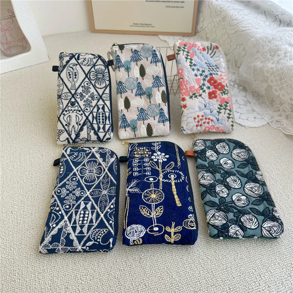 

Women's Coin Purses Handmade Cotton Linen Embroidery National Personalized Canvas Lipstick Mobile Phone Glasses Storage Bags