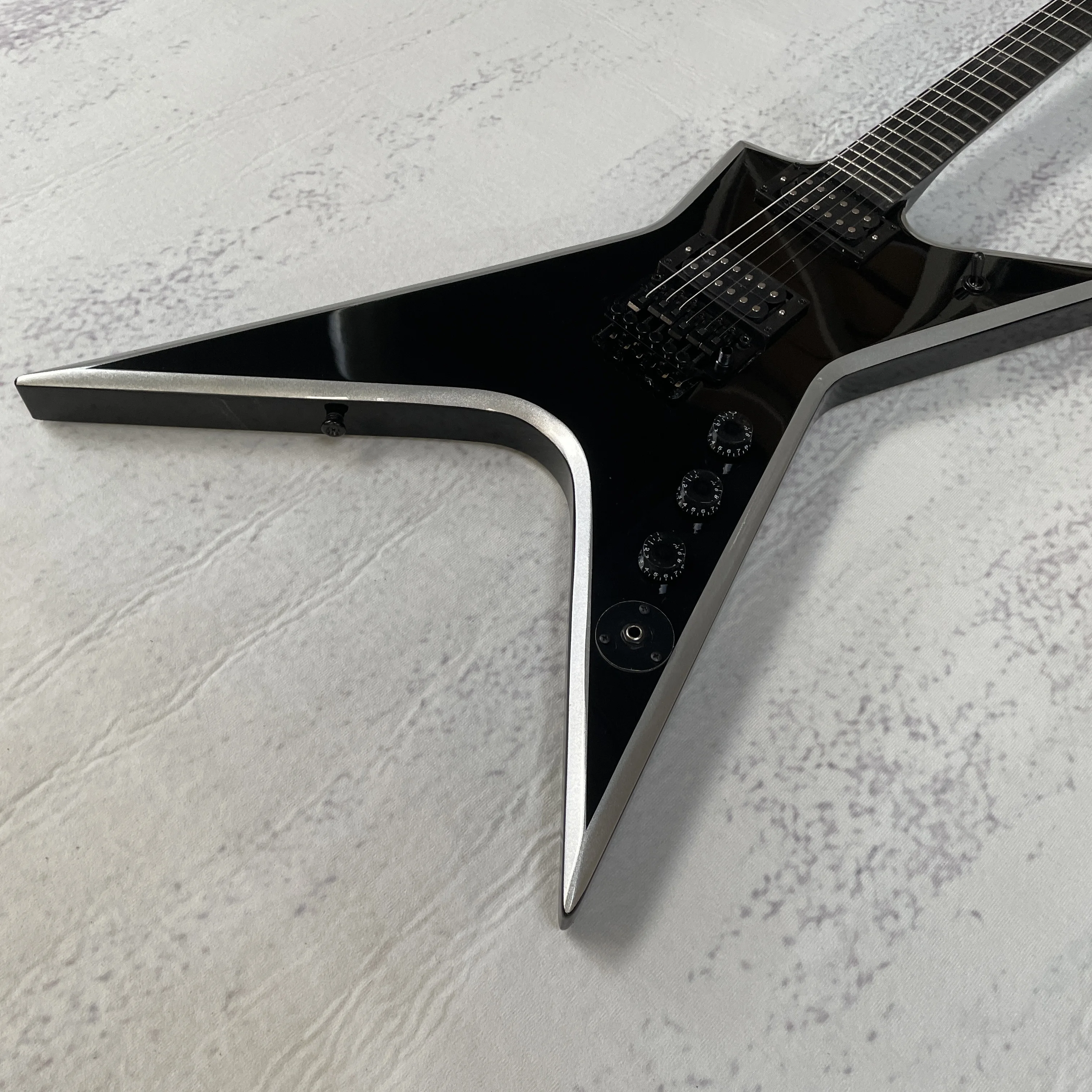 

Изготовленная на заказ электрогитара Black Dime НЕ БРЕНДОВЫЕ черные детали с переплетом серого цвета, быстрая доставка