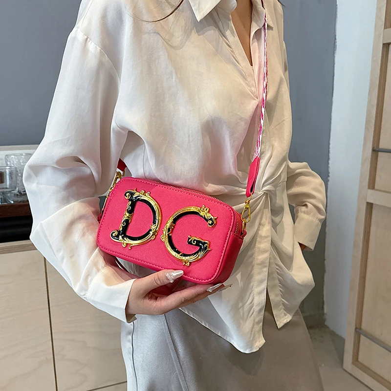 

Эфирное глянцевое кроссбоди со светоотражающей поверхностью и керамической застежкой для галереи, вкрашивания светящейся грации