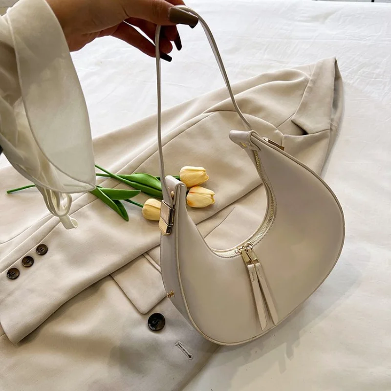 

Women's Messenger Bag Made Of Fine Leather Boasting Casual Paris High-End Spacious Soft Daily Refined Look​