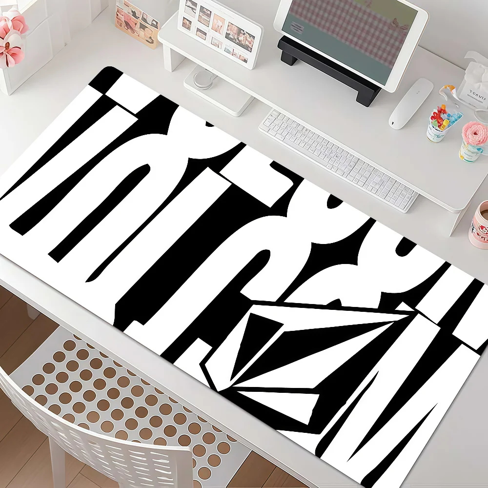 Fashion V-Volcom Cool Mouse Pad Anti Slip Rubber Edge Locked Thickened Laptop Gaming Desk Mat