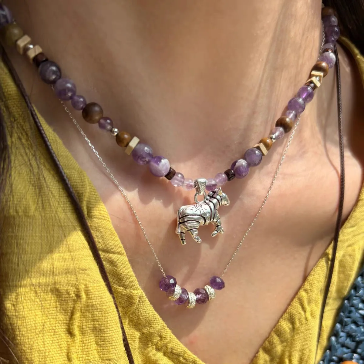 

New Niche Design Vacation Natural Stone Beads Strand Chain Wood Bead Horse Pendant Clavicle Chain Necklace for Women Accessories