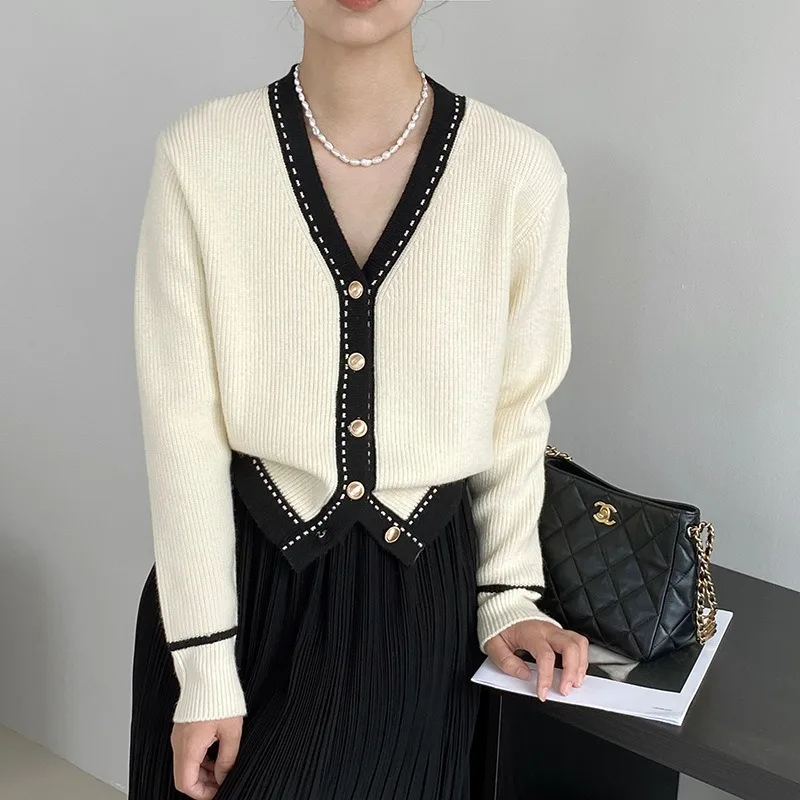 

2024 Women's V-neck Knitted Cardigan Autumn and Winter Single-Breasted Commuter Sweater